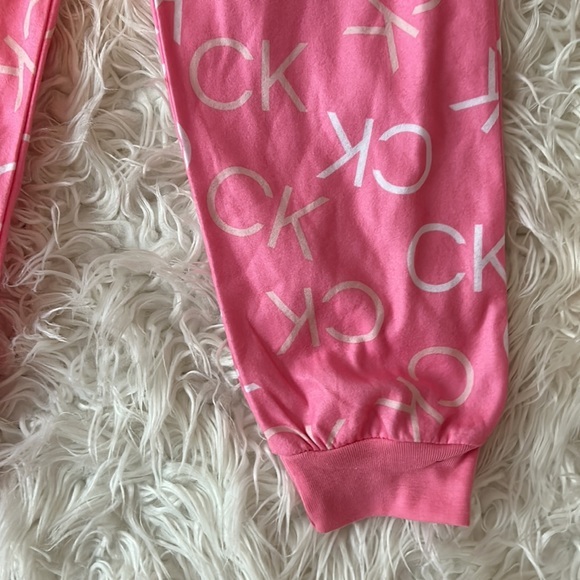 NWT, Calvin Klein, Girls, two piece pajama‎ set, peach logo top with pink pants - Picture 7 of 10